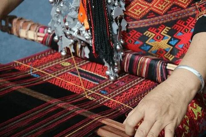 Nội dung: Trong mùa hè nóng bỏng, xu hướng